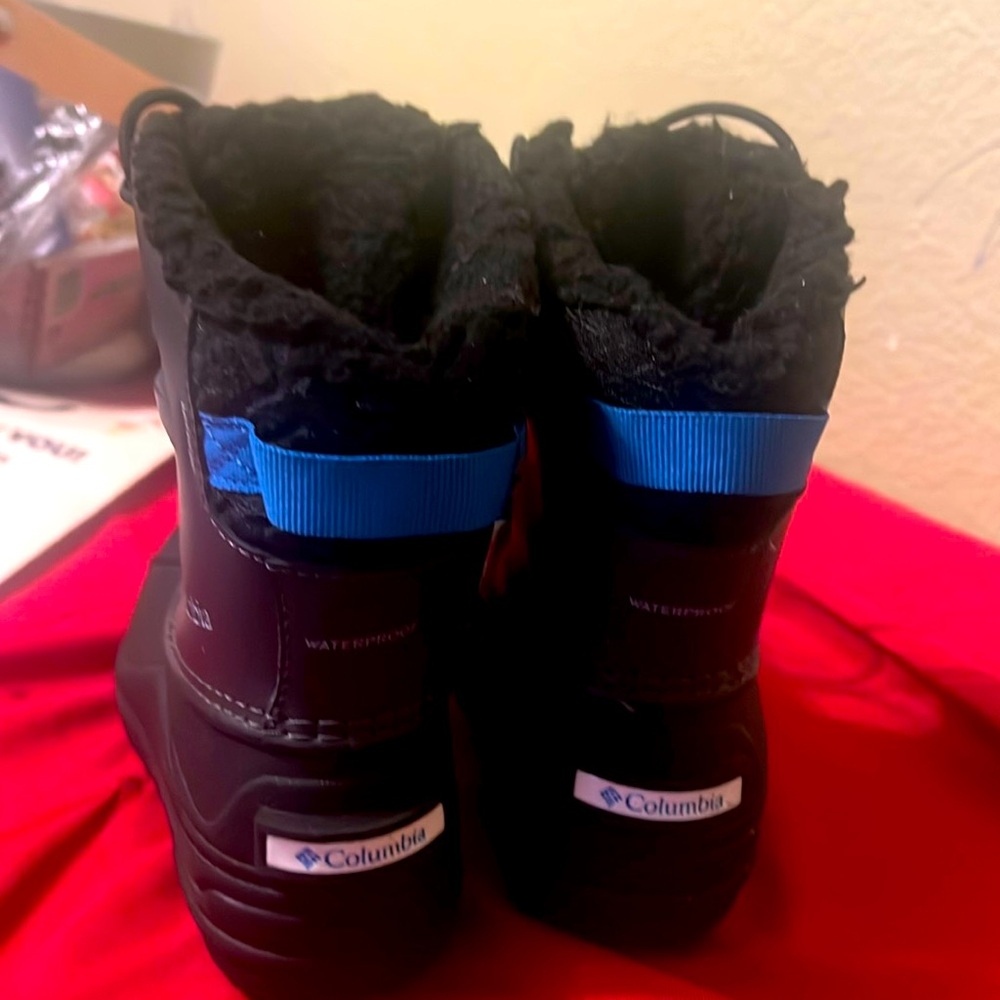 Columbia black snow boots